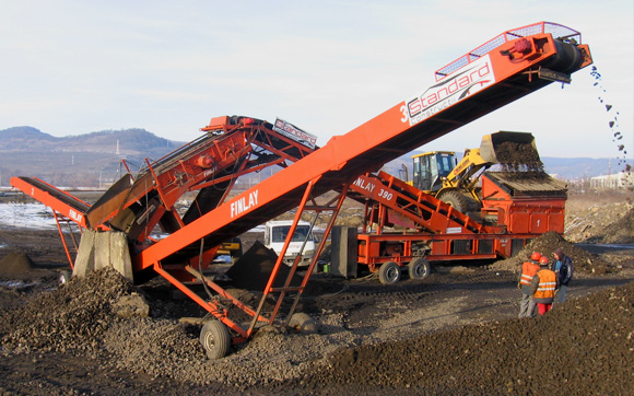 Prestari servicii - Sortare piatra cale ferata & cariera Prestam servicii:<br /><br /> -transport si vanzare produse de balastiera-cariera -servicii compete de deszapezire